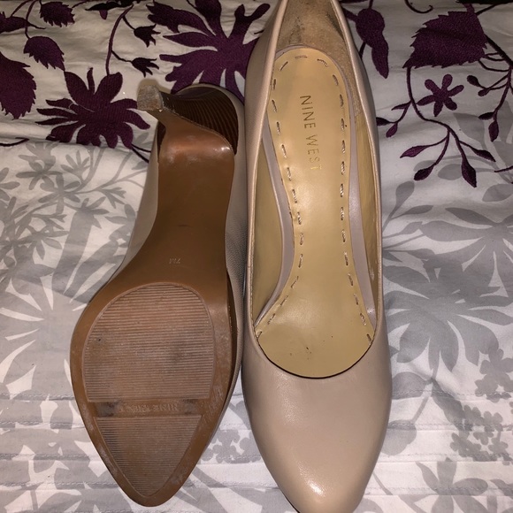 Heels - Picture 3 of 3